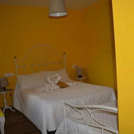 El Calero Guest House Oviedo Exterior photo