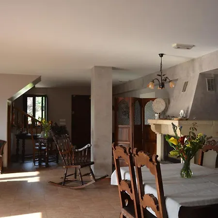 El Calero Guest House Oviedo Exterior photo